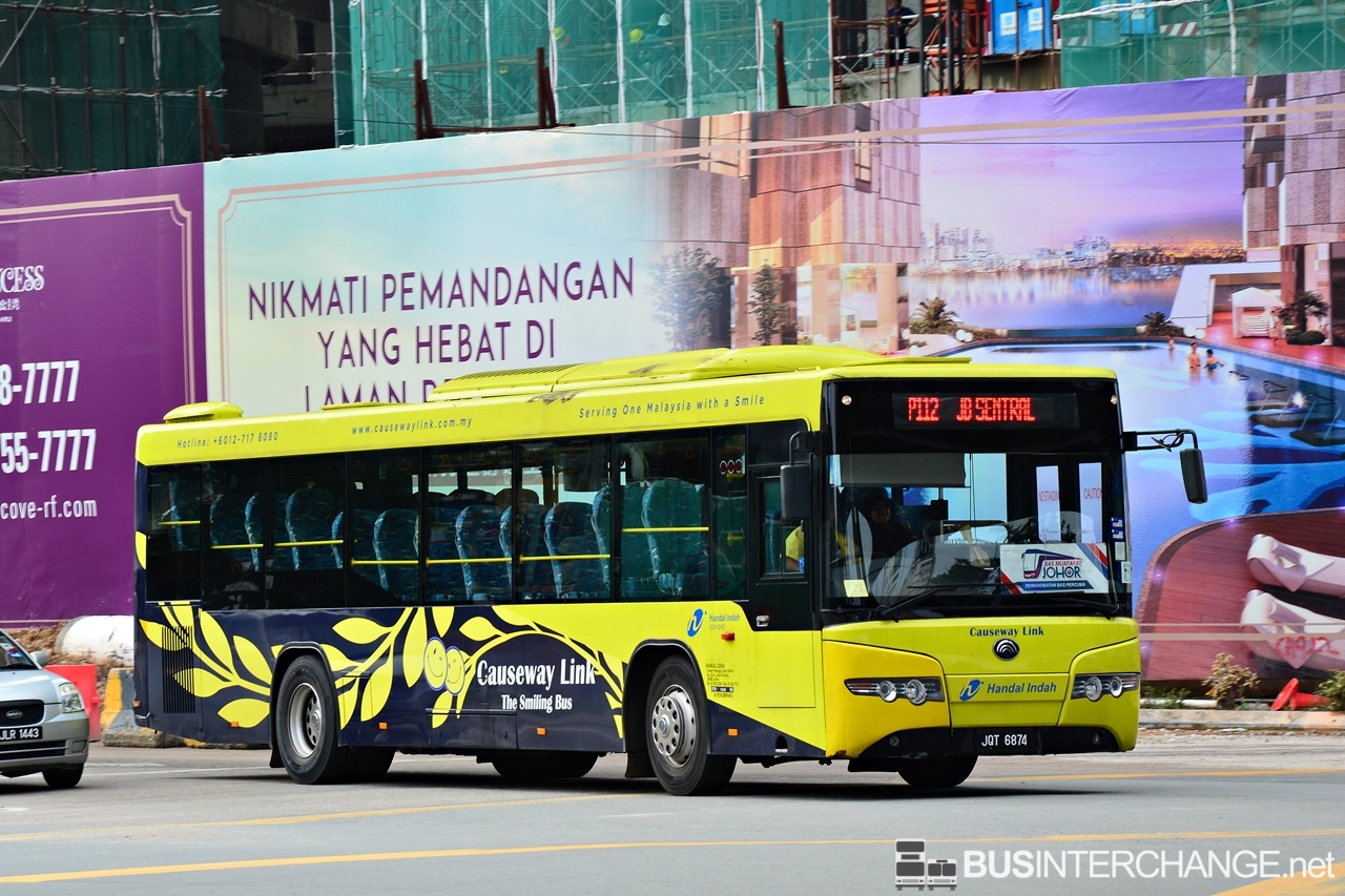 A Yutong ZK6118HG (JQT6874) operating on Causeway Link bus service P112